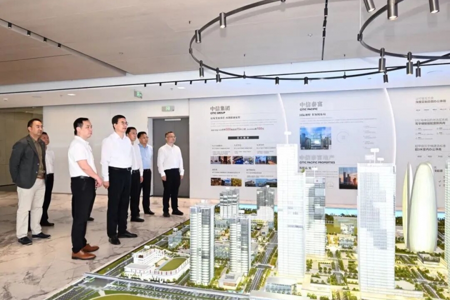 盛阅春调研汉口滨江商务区建设并走访相关街道